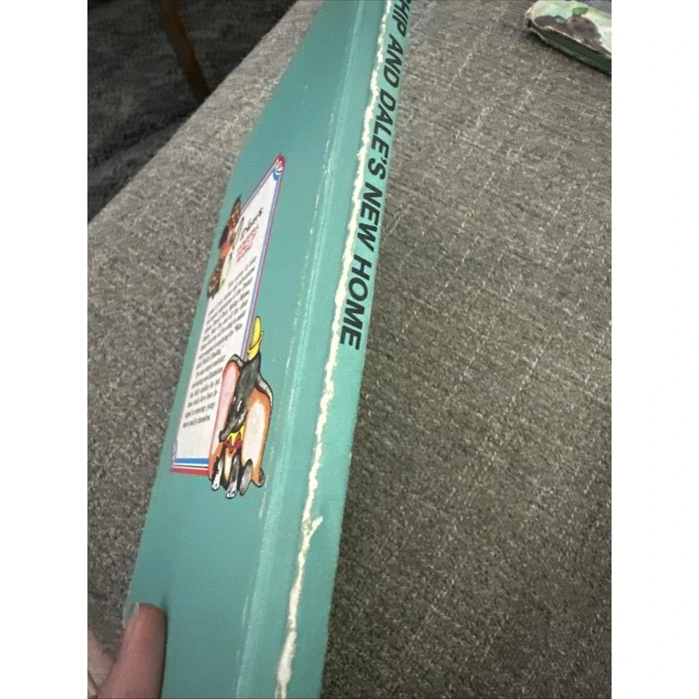 Chip and Dale's New Home (Disney's Wonderful World of Reading)